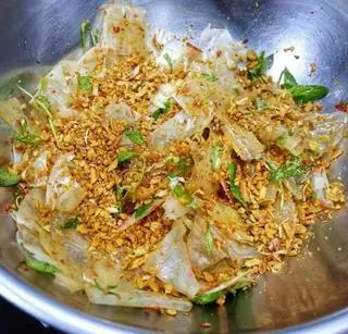 Bánh tráng tỏi ớt - lớn  - 25.000 ₫ tại Bánh Tráng Tỏi 019 - Nơ Trang Long