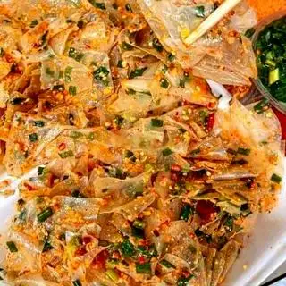 Hình ảnh Bánh tráng dẻo mỡ hành trứng cút