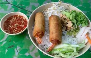 bún chả giò tôm  - 45.000 ₫ tại Quán Cô Thảo - Bún Thịt Nướng & Hủ Tiếu Bò Viên - Âu Cơ