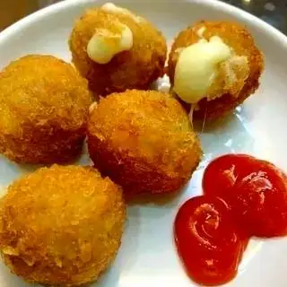 Hình ảnh Nem Chua Phô Mai ( 10 Cái )