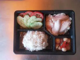 Hình ảnh Cơm thịt luộc cà pháo mắm tôm