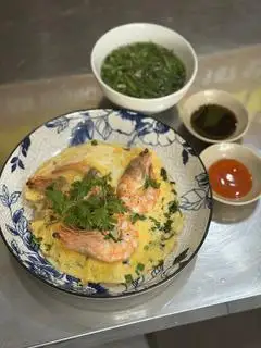 Hình ảnh Cơm chiên tôm phủ trứng