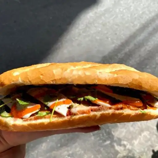 Bánh mì thịt xíu - chả lụa Đà Nẵng - 29.500 ₫ tại Bánh Mì Chả Cá Biển Má Hải - Nghĩa Phát
