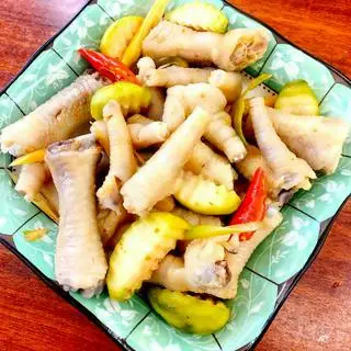Hình ảnh Chân gà có xương ngâm sả ớt (5 Chân to chặt 15 miếng)