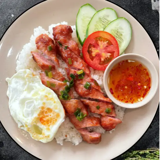 CƠM Trứng+Nem Nướng Nha Trang-Đơn Giản Mà Ngon - 40.000 ₫ tại Bún Thịt Nướng Nhi Nhi - Phan Huy Ích