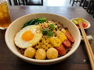 Hình ảnh Mì trộn phô mai