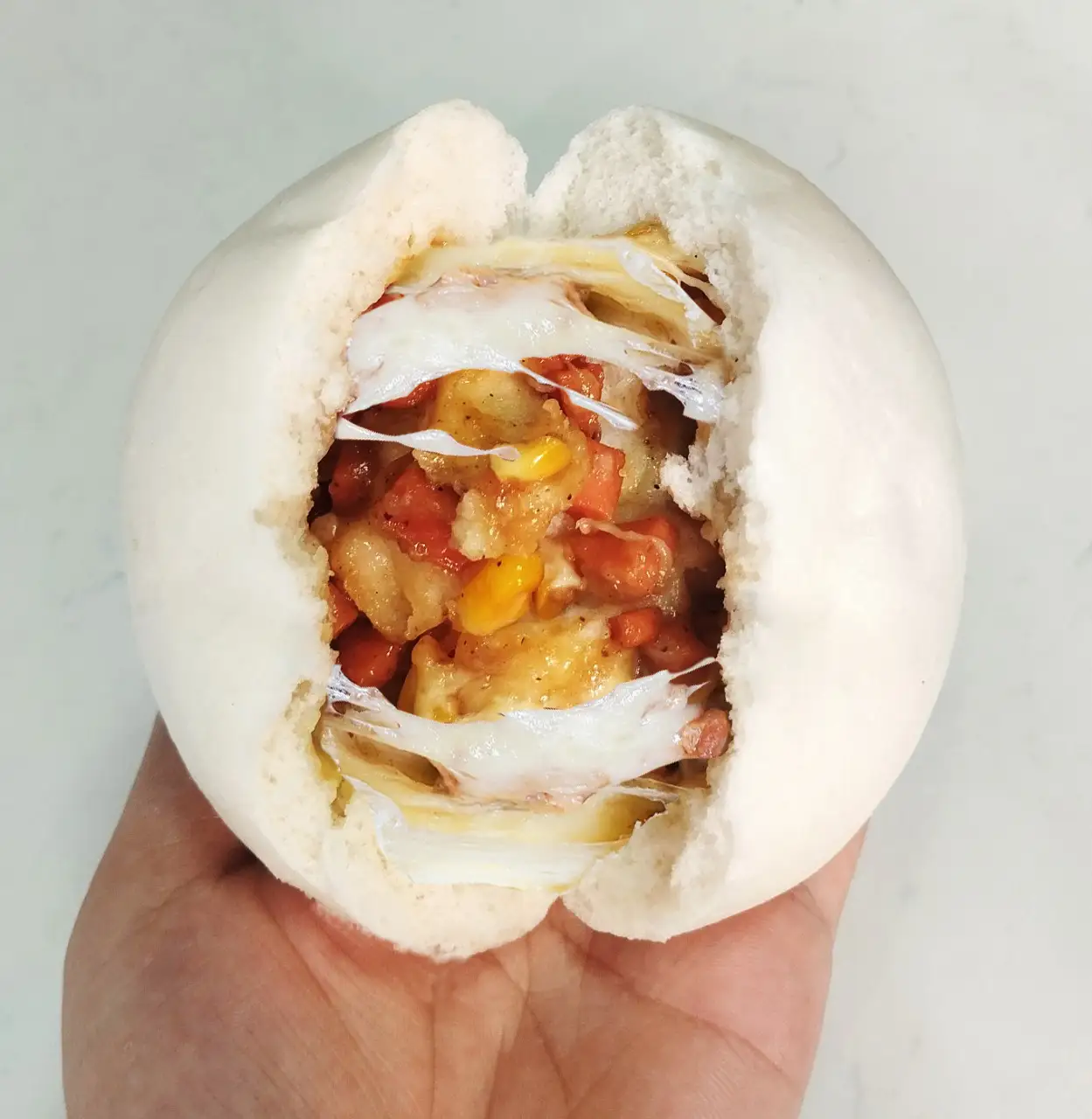 Hình ảnh Bánh bao xúc xích phô mai