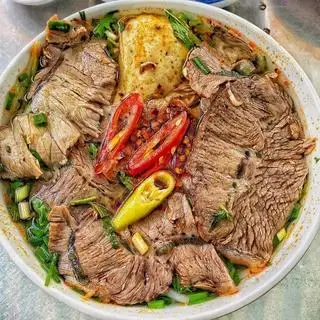 Bún bò - Tái nạm  - 45.000 ₫ tại Bún Bò, Điểm Tâm - Nguyễn Văn Đậu
