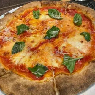 Margherita - size 24cm - 140.000 ₫ tại Red&Round Pizza and More - Đường Nội Khu Hưng Gia 2