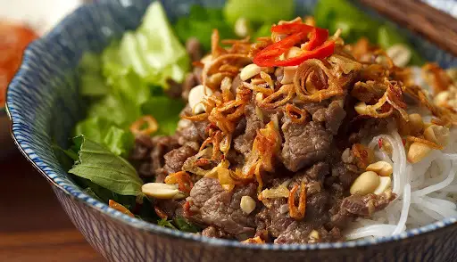Hình ảnh Bún trộn bò 
