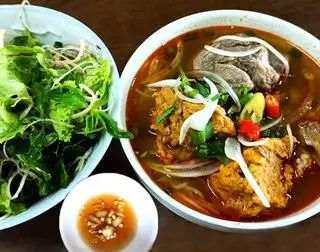 Hình ảnh Bún Chả Cua + Chả Huế