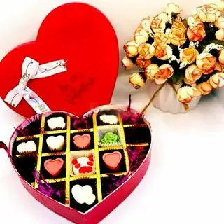 Hình ảnh Trái tim valentin cho cặp đôi yêu nhau hộp to