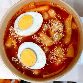 Hình ảnh Tokbokki chả cá - trứng
