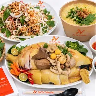 Hình ảnh Gà chặt - nửa con và lòng trứng kèm cháo