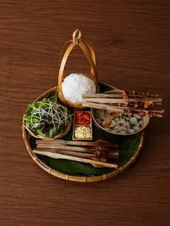 Hình ảnh Bún chả lẫn suất lớn