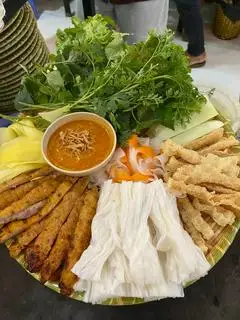 Hình ảnh Nem nướng nha trang suất thường
