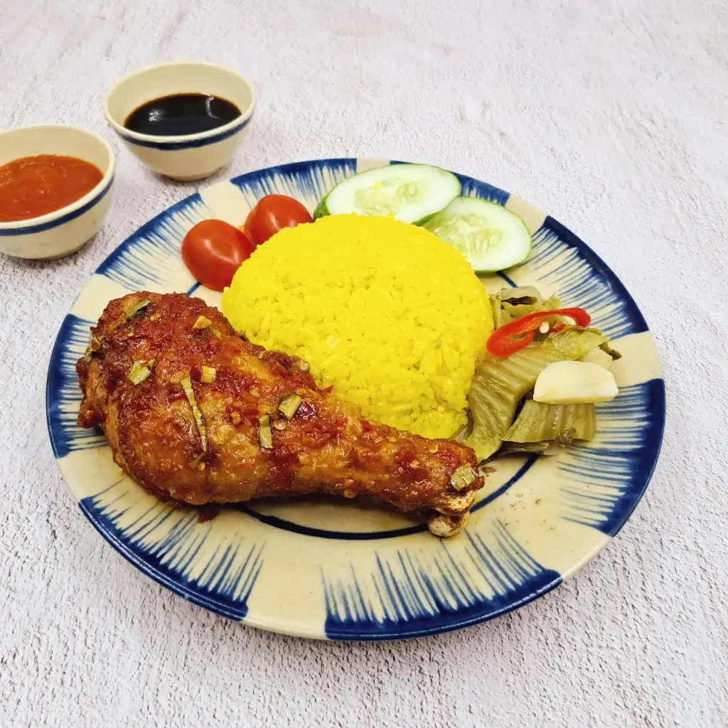 Hình ảnh Cơm chiên đùi gà nhỏ 