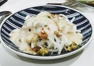 Bánh tằm bì xíu mại trứng muối - 59.000 ₫ tại Bếp Nhà Bao Tiểu Thư - Cơm Tấm Long Xuyên & Bánh Tằm Bì - Đào Cam Mộc
