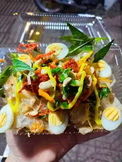bánh tráng trộn full topping  - 35.000 ₫ tại Bánh tráng Trynh Trynh - Tôn Đản