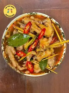CHÂN GÀ XÀO CAY (KÈM BÁNH MÌ) - 75.000 ₫ tại Kery - Chân Gà Sốt Thái - Dân Chủ