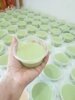 Hình ảnh 10 ly tàu hũ Singapore vị lá dứa