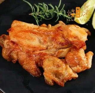 A11 Đùi gà nướng（không có xương ）烤无骨鸡腿排  - 35.000 ₫ tại Xiên Nướng Lý Tửu Quán - Đề Thám
