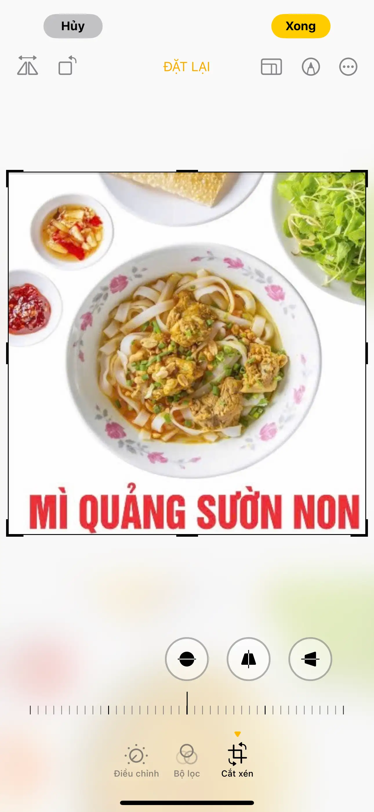 Mì Quảng sườn non - 63.000 ₫ tại Mì Quảng Tùng Mập - Lê Trọng Tấn