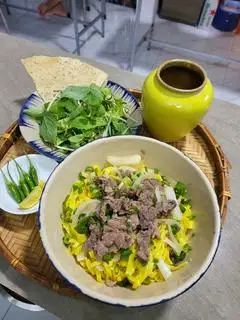 Hình ảnh Mỳ Quảng bò