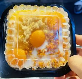 Bông Lan trứng muối mix sốt - 40.000 ₫ tại Tiệm Bánh Gia Phong - Nguyễn Thượng Hiền