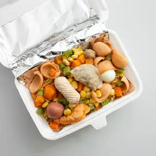 Hình ảnh mì trộn thập cẩm + trà đào