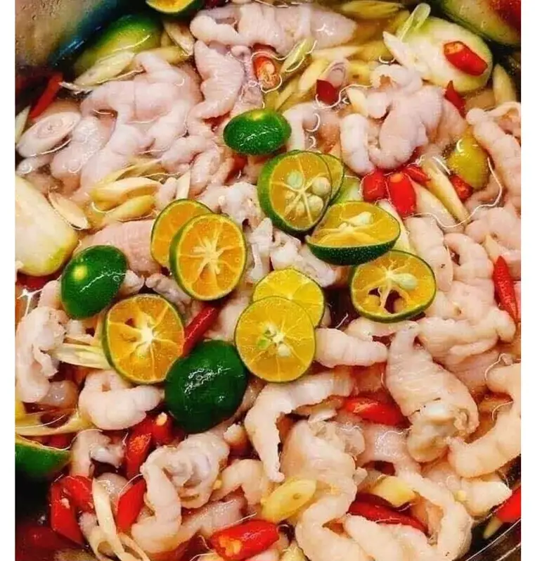 Hình ảnh Chân gà sả tắc rút xương