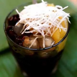 Chè lẫn đỗ - đen và xanh - 25.000 ₫ tại Xôi Làng Nghề - Xôi Xéo & Chè Hà Nội - Nguyễn Công Trứ
