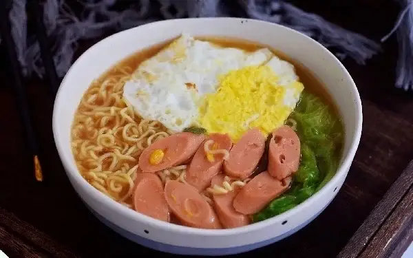 Hình ảnh Mì tôm nước khổng lồ siêu ngon