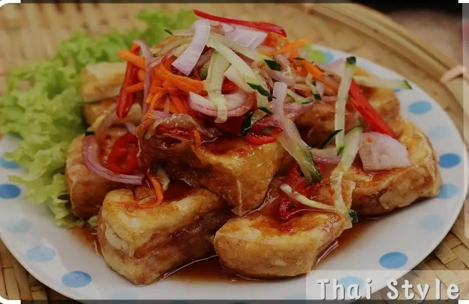 Đậu hũ sốt Thái - 45.000 ₫ tại Cơm Gà Singapore Hải Nam - Lê Văn Lương