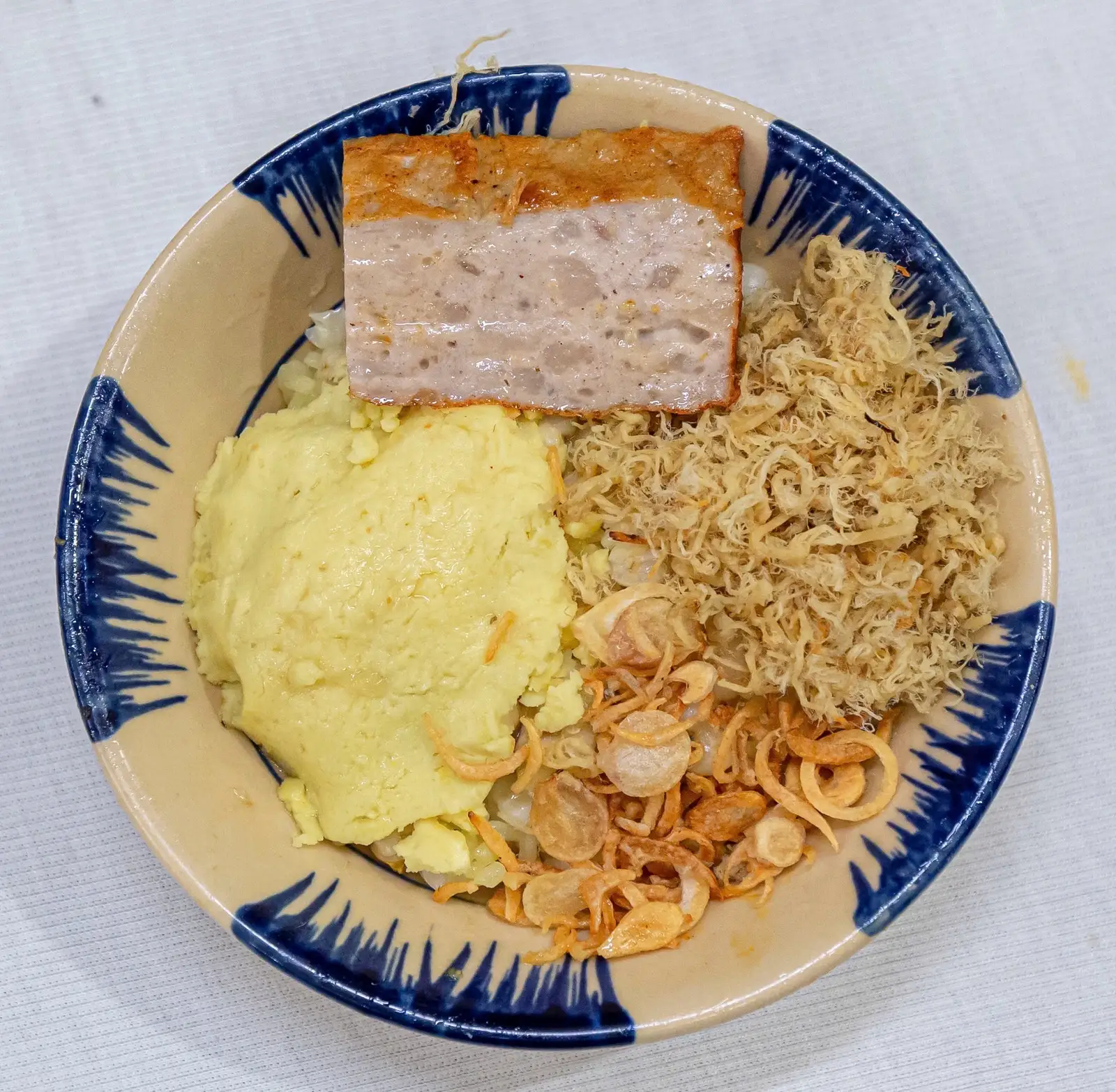 Xôi Bắp Ruốc (chà bông) chả mỡ - 38.000 ₫ tại Xôi Cốm Phùng - Xôi Vị Bắc & Cốm Hà Nội - Nguyễn Cư Trinh