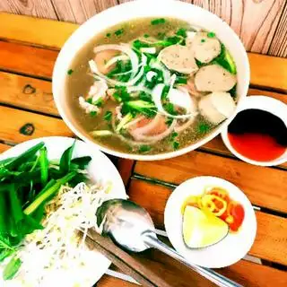 Phở tái nạm - 60.000 ₫ tại Bún Bò Huế - Thành Thái