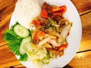 Hình ảnh Cơm bò xào rau