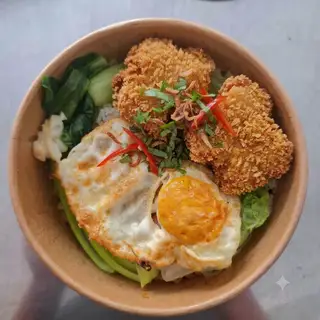 Hình ảnh Mì Indo trộn rau - trứng - gà chiên xù 