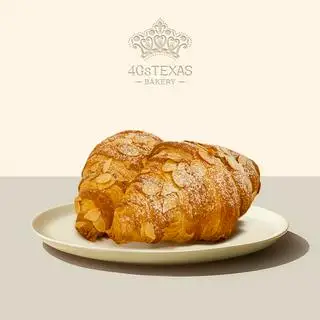 Croissant Hạnh Nhân  - 22.000 ₫ tại 4Gs TEXAS Bakery - Huỳnh Khương Ninh
