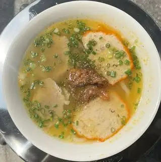 Bánh Canh thịt chả - 52.000 ₫ tại Bánh Canh Cua 27 - Phan Xích Long