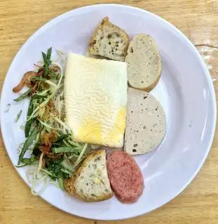 Hình ảnh Bánh cuốn trứng - thập cẩm