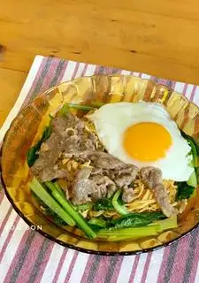 Hình ảnh mì xào bò trứng 