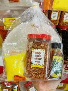 Hình ảnh Combo Phơi Sương - 250g Bánh Kèm Chai Sốt