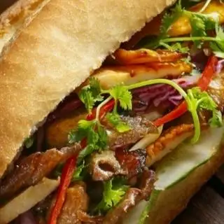 Bánh Mì Thịt Nướng và Bi  - 27.000 ₫ tại  Bánh Mì Thịt Nướng Bill Ken - Điện Biên Phủ