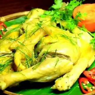 Hình ảnh Gà hấp lá chanh 1/2 con -Tặng nước chấm thần thánh