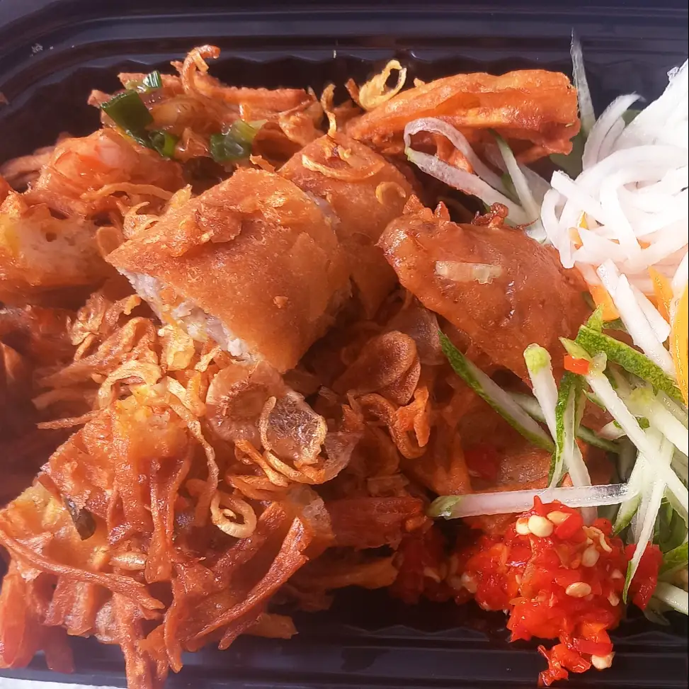 Hình ảnh Bánh ướt chả giò