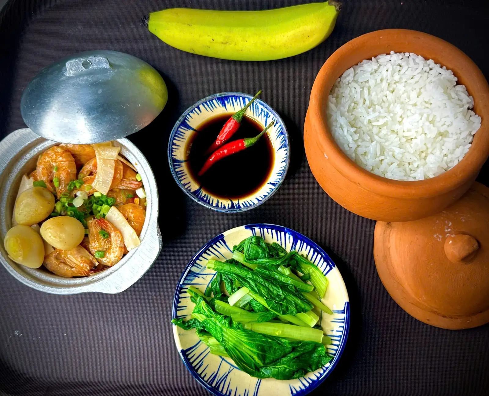Hình ảnh Cơm Thố Ba Chỉ Kho Trứng Cút