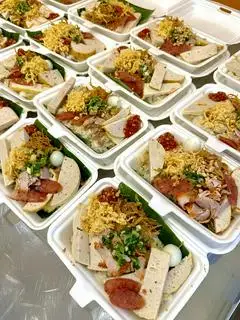 Xôi Mặn + Trứng Ốp La - 34.000 ₫ tại Bánh Mì & Xôi Mặn Ông Xã - Cách Mạng Tháng 8