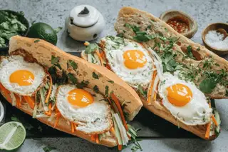 Hình ảnh Bánh mì opla 2 trứng 