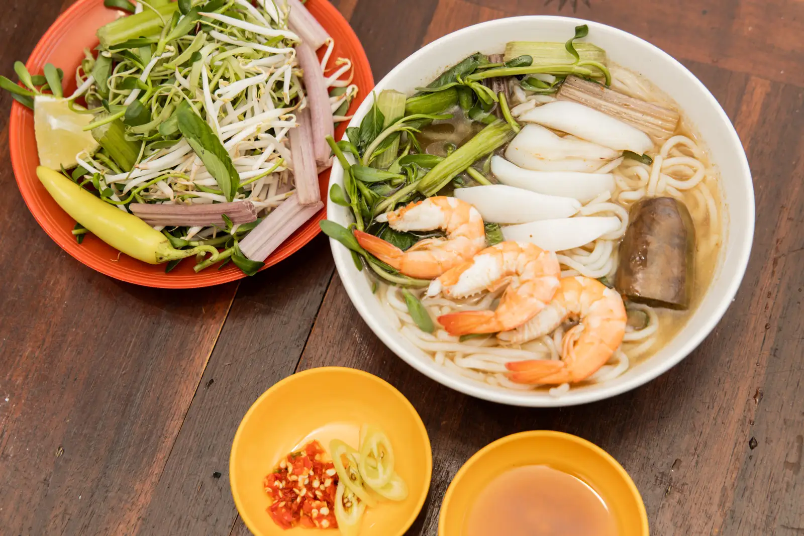 Bún mắm tôm mực - 77.000 ₫ tại Bún Mắm Cô Tư Miền Tây - Bùi Minh Trực